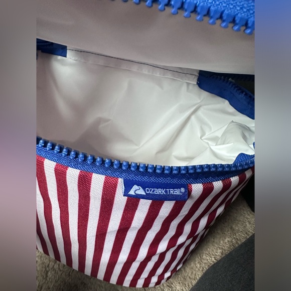NWT ozark cooler 🇺🇸🤍 - Picture 1 of 3